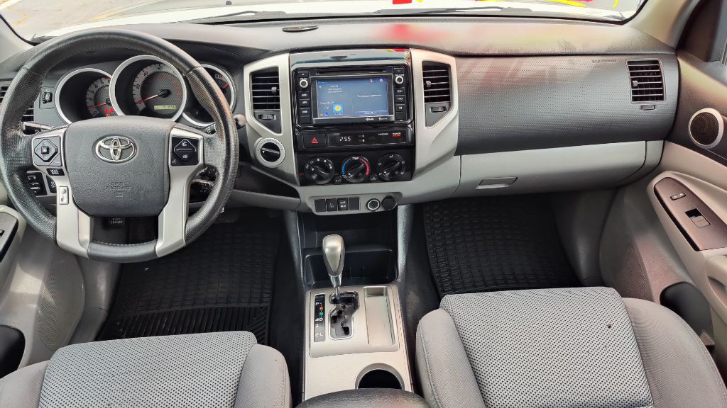 2014 Toyota Tacoma Image 17
