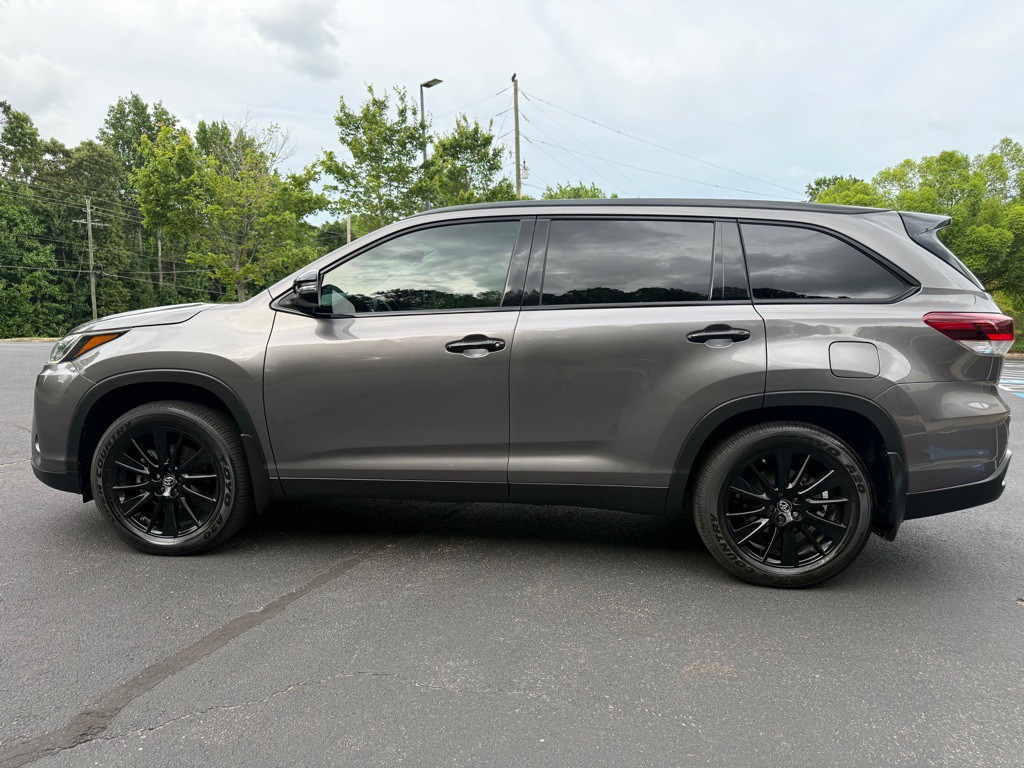 2019 Toyota Highlander Image 2