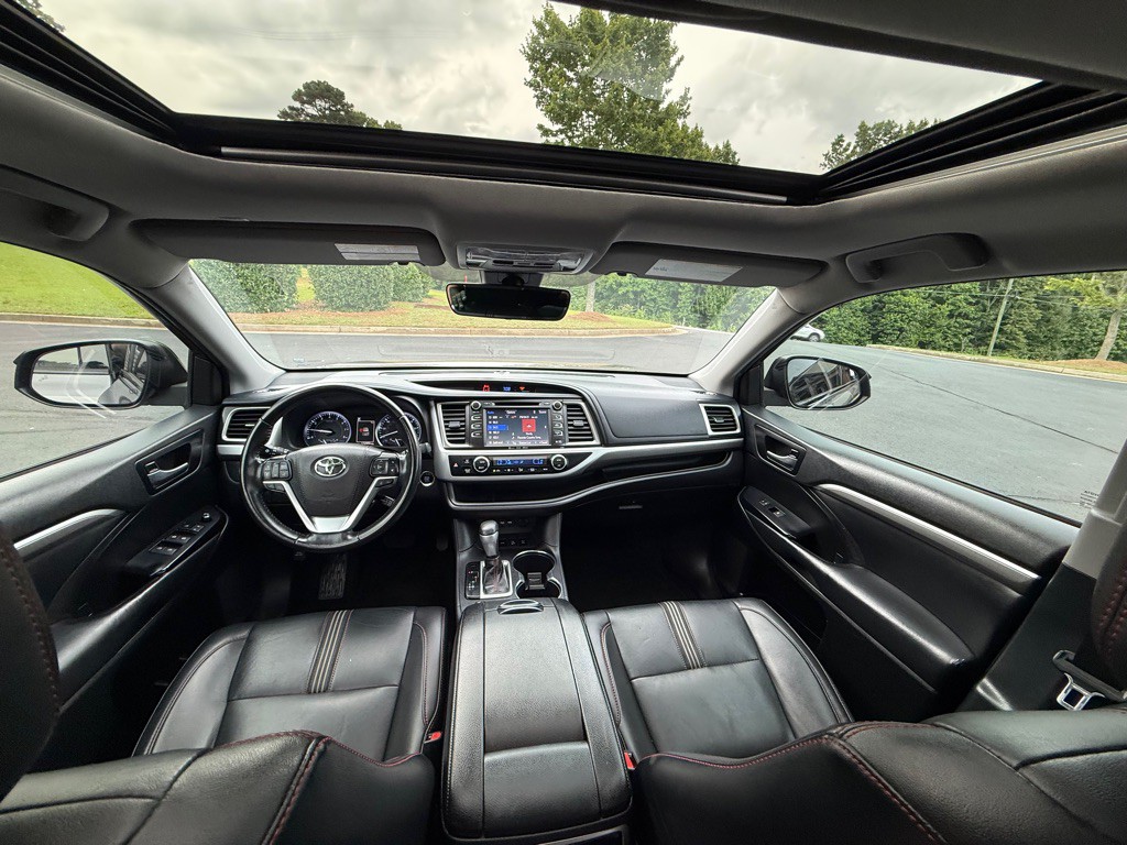 2019 Toyota Highlander Image 12