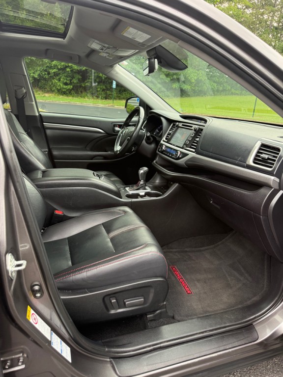 2019 Toyota Highlander Image 14