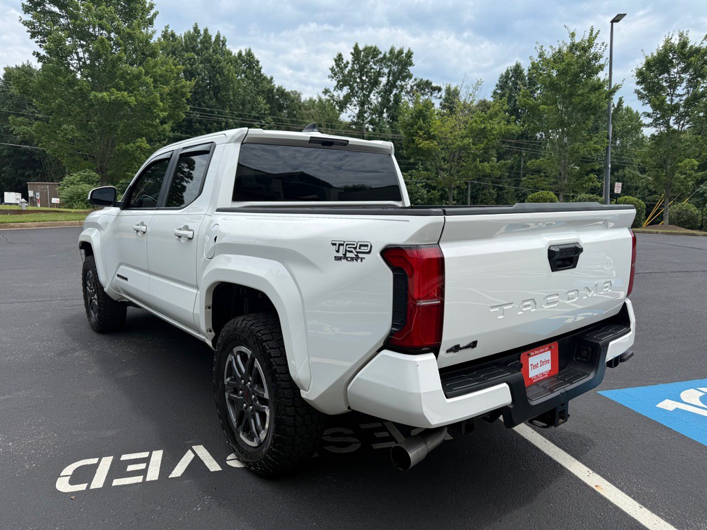 2024 Toyota Tacoma Image 3