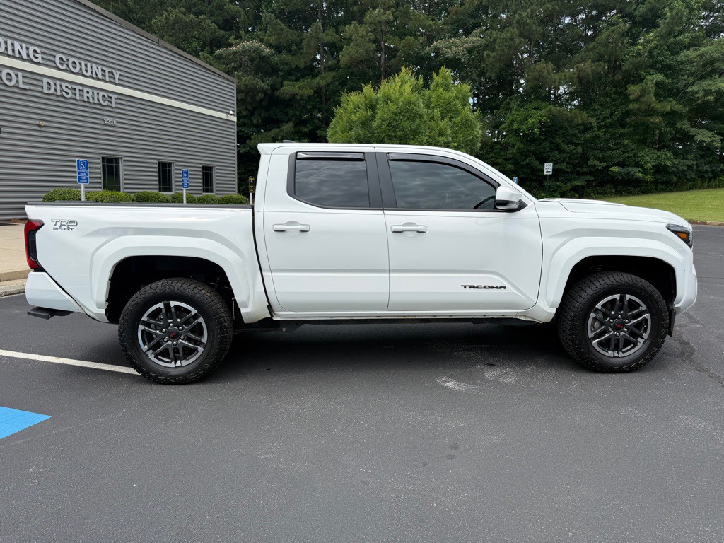 2024 Toyota Tacoma Image 6