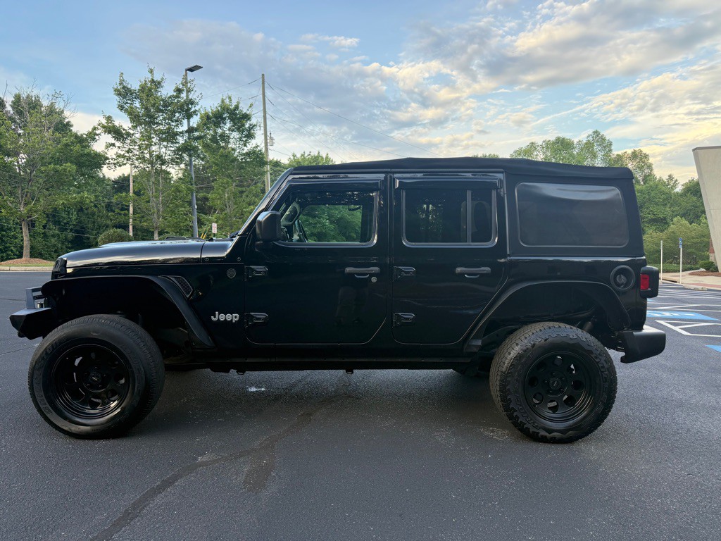 2018 Jeep Wrangler Unlimited Image 2