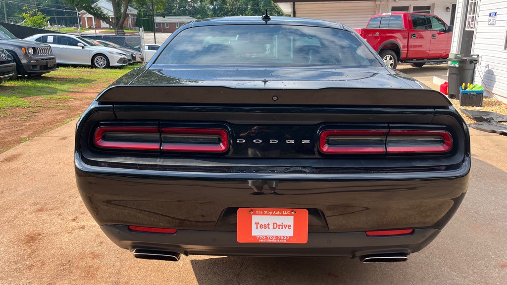 2015 Dodge Challenger Image 4