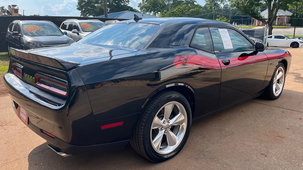 2015 Dodge Challenger Image 5