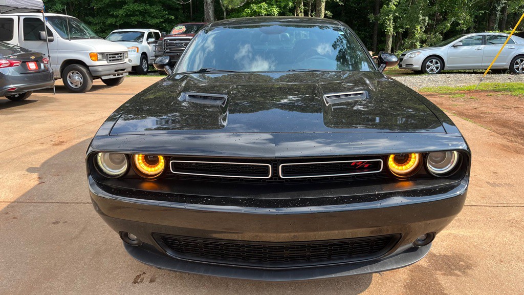 2015 Dodge Challenger Image 8