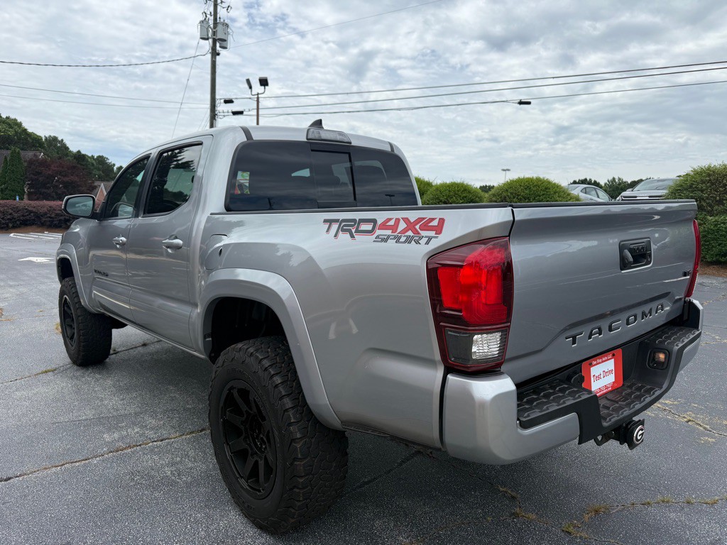 2019 Toyota Tacoma Image 3