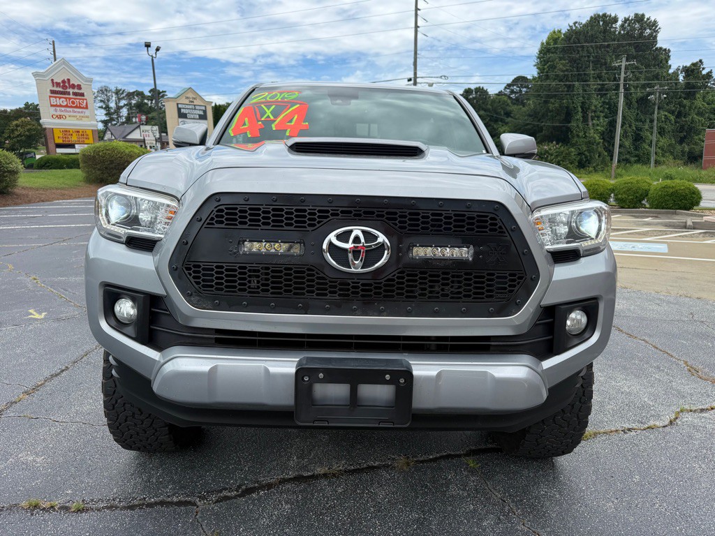 2019 Toyota Tacoma Image 8