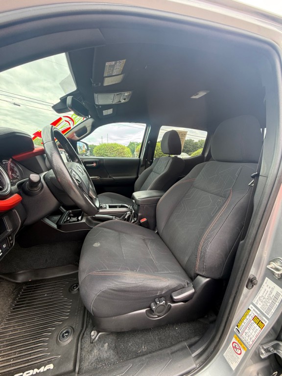 2019 Toyota Tacoma Image 9