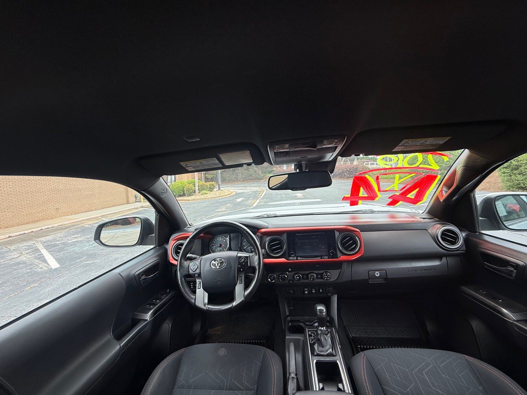 2019 Toyota Tacoma Image 13