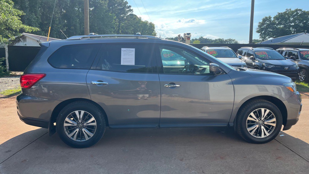 2017 Nissan Pathfinder Image 6