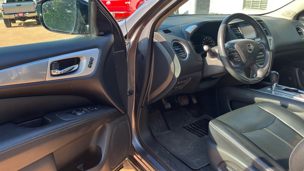 2017 Nissan Pathfinder Image 9