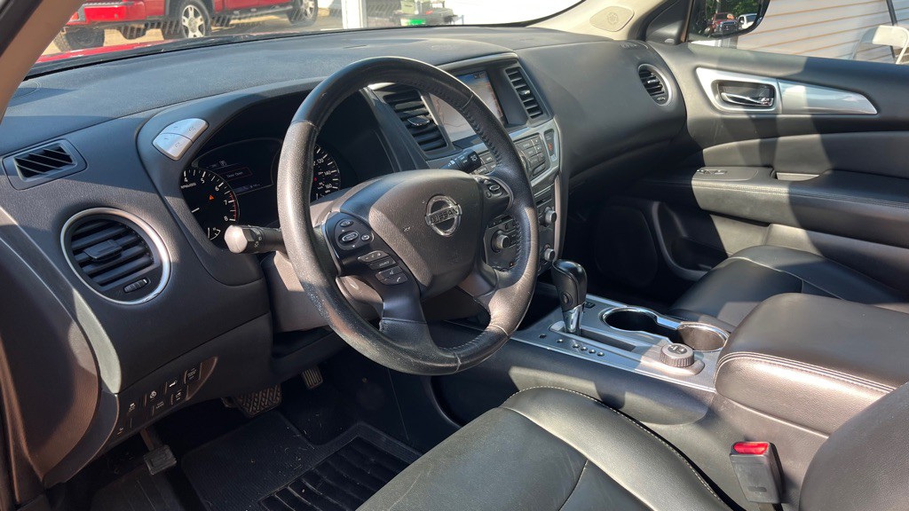 2017 Nissan Pathfinder Image 10