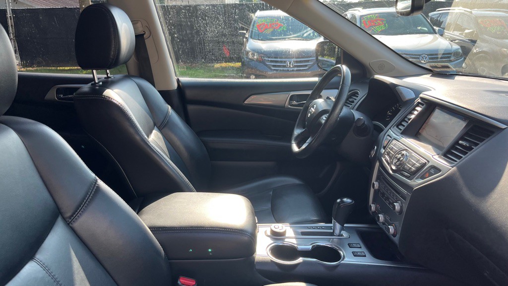 2017 Nissan Pathfinder Image 18