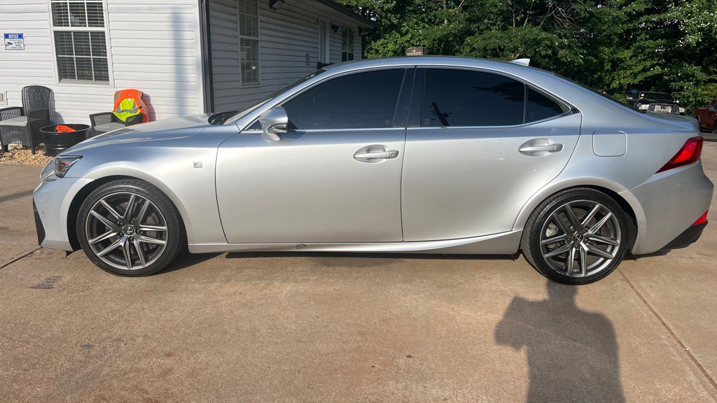 2019 Lexus IS Image 2