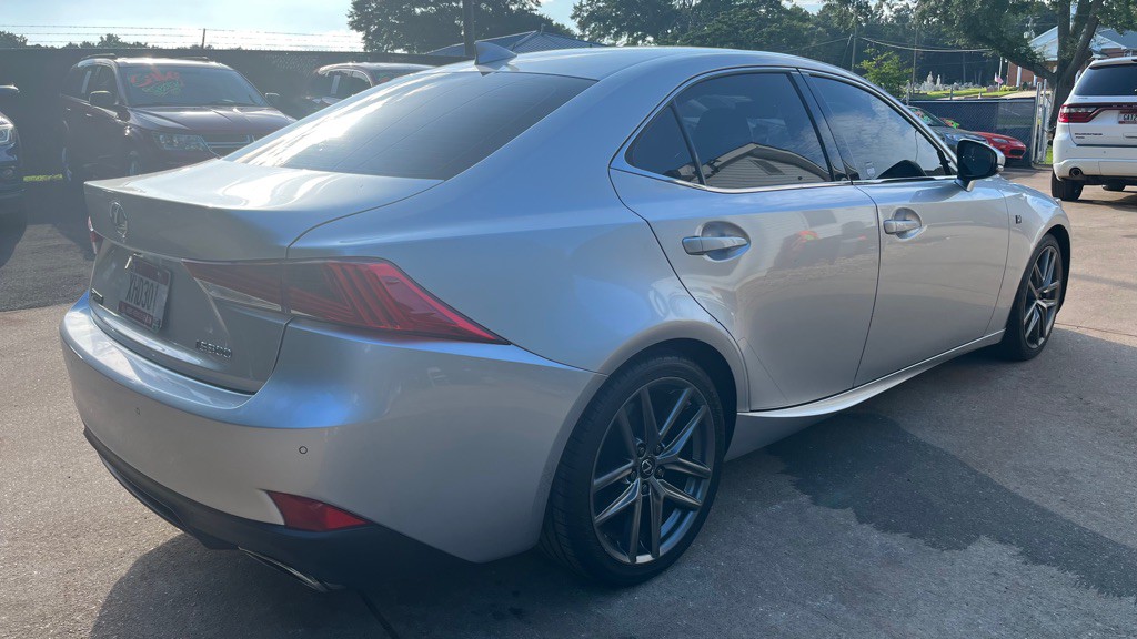2019 Lexus IS Image 5