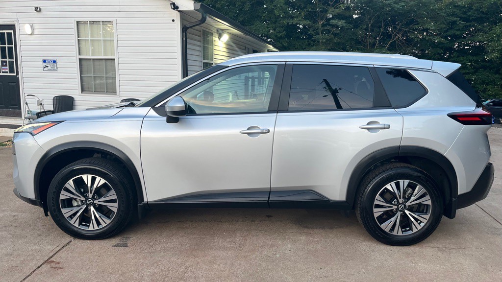 2023 Nissan Rogue Image 2