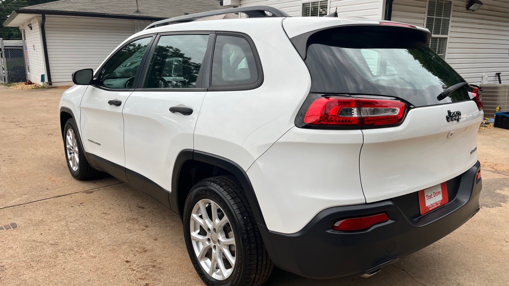 2016 Jeep Cherokee Image 3