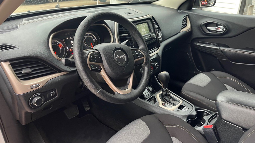 2016 Jeep Cherokee Image 10
