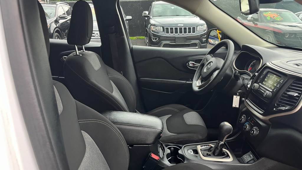 2016 Jeep Cherokee Image 16