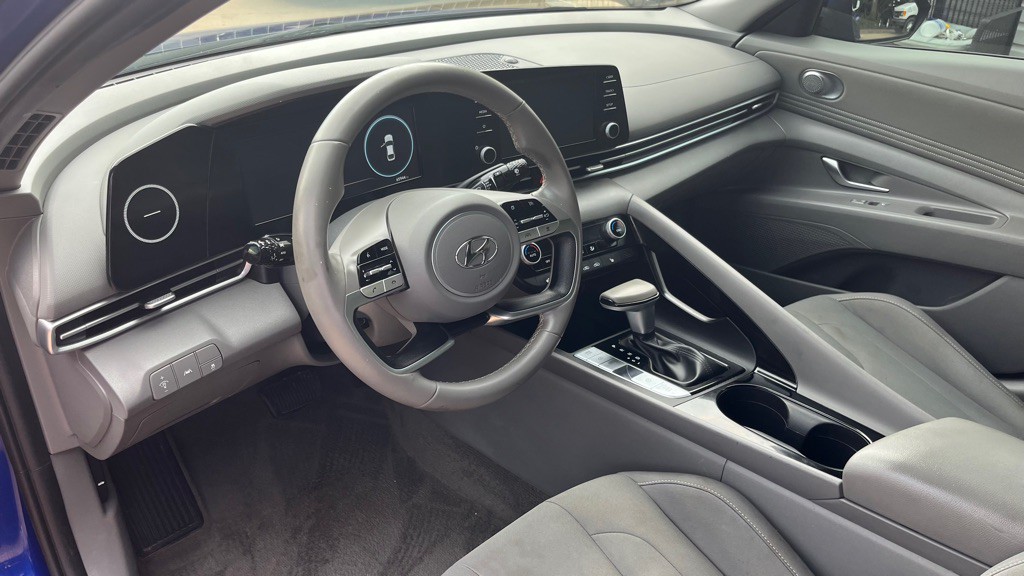2022 Hyundai Elantra Image 10