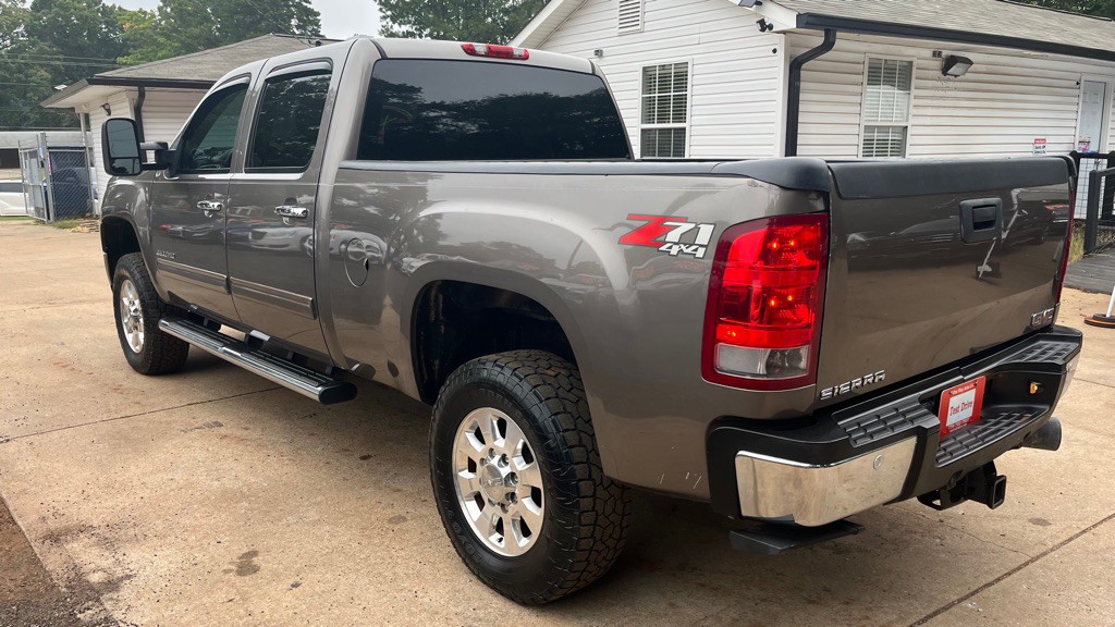 2011 GMC Sierra Image 3