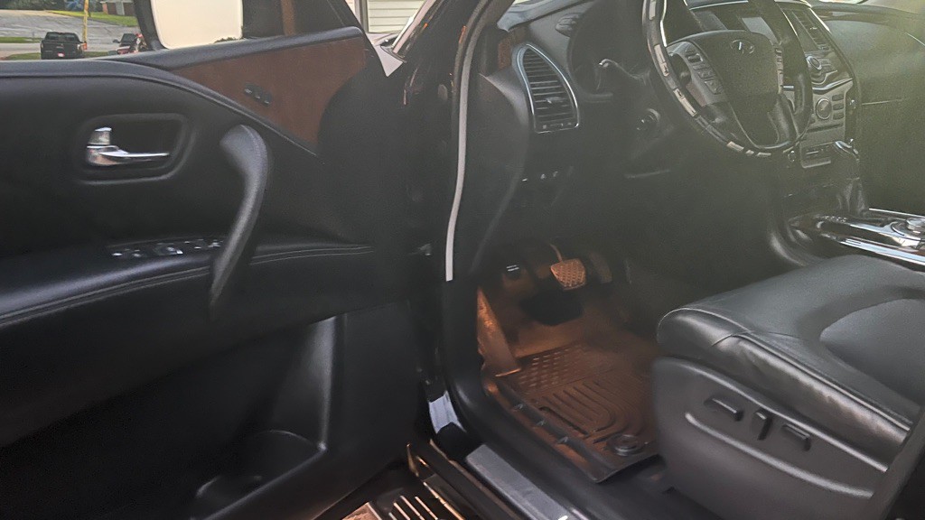 2019 INFINITI QX80 Image 9