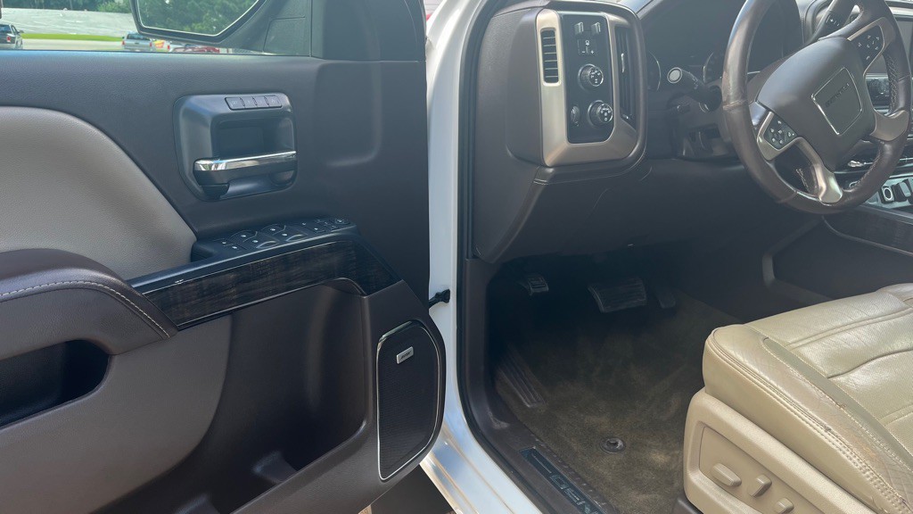 2016 GMC Sierra Image 9