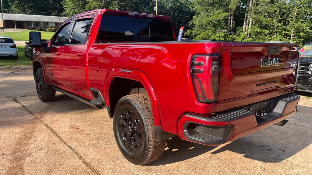 2024 GMC Sierra Image 3
