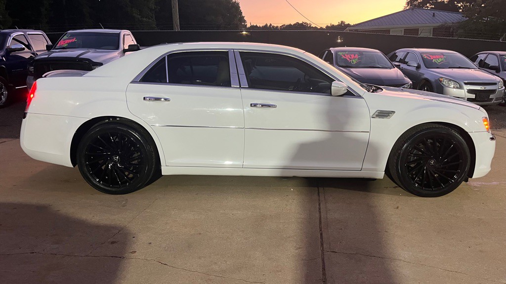 2014 Chrysler 300 Image 6