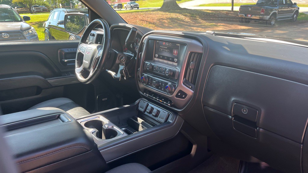 2015 GMC Sierra Image 16