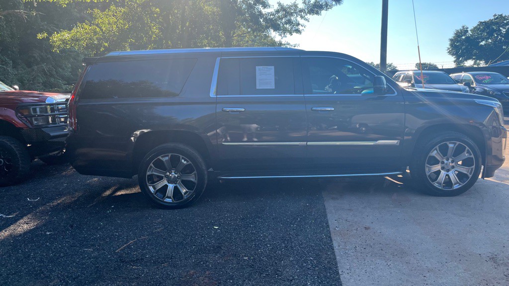 2017 Cadillac Escalade Image 6