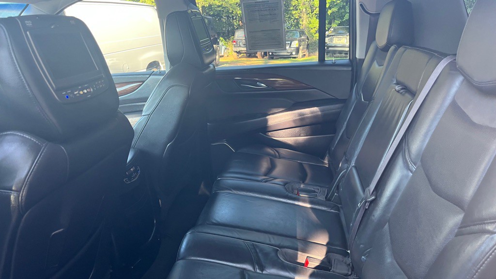 2017 Cadillac Escalade Image 11