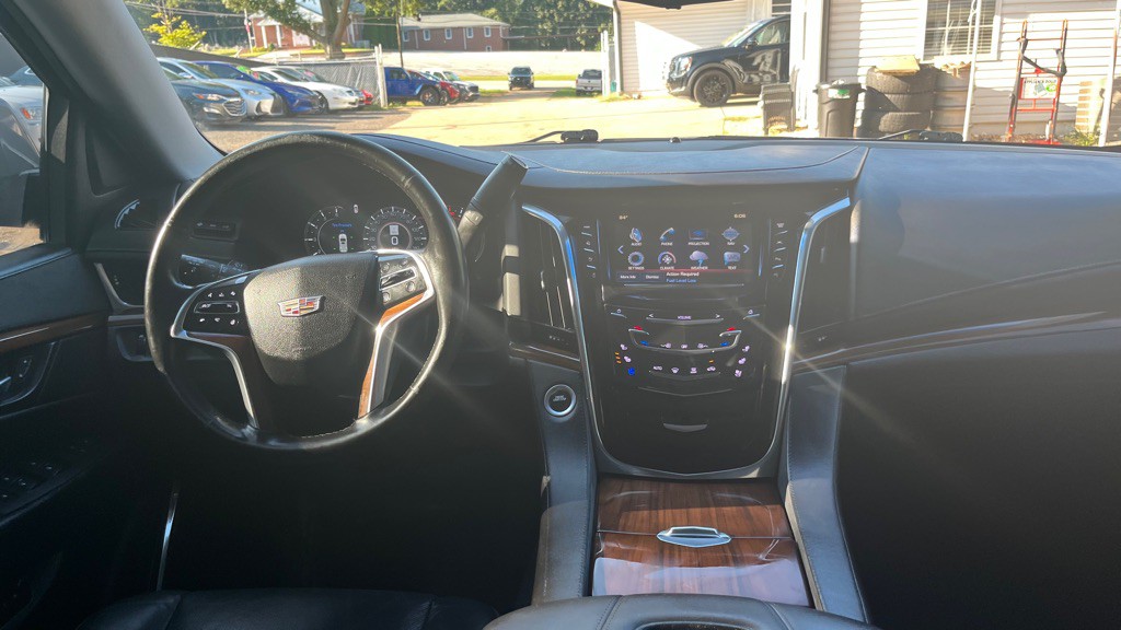 2017 Cadillac Escalade Image 13