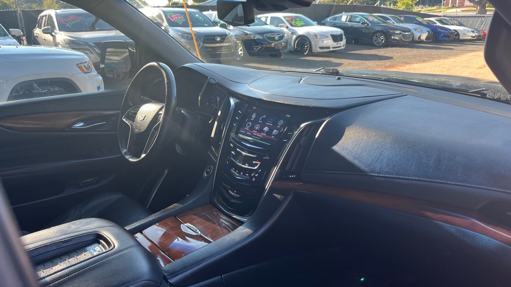 2017 Cadillac Escalade Image 15