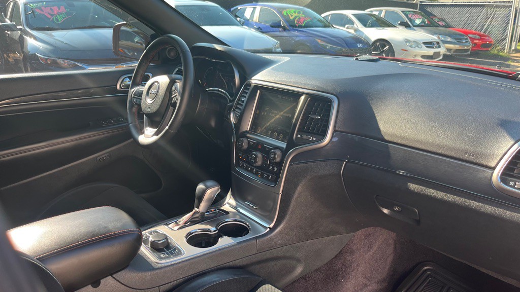 2017 Jeep Grand Cherokee Image 16