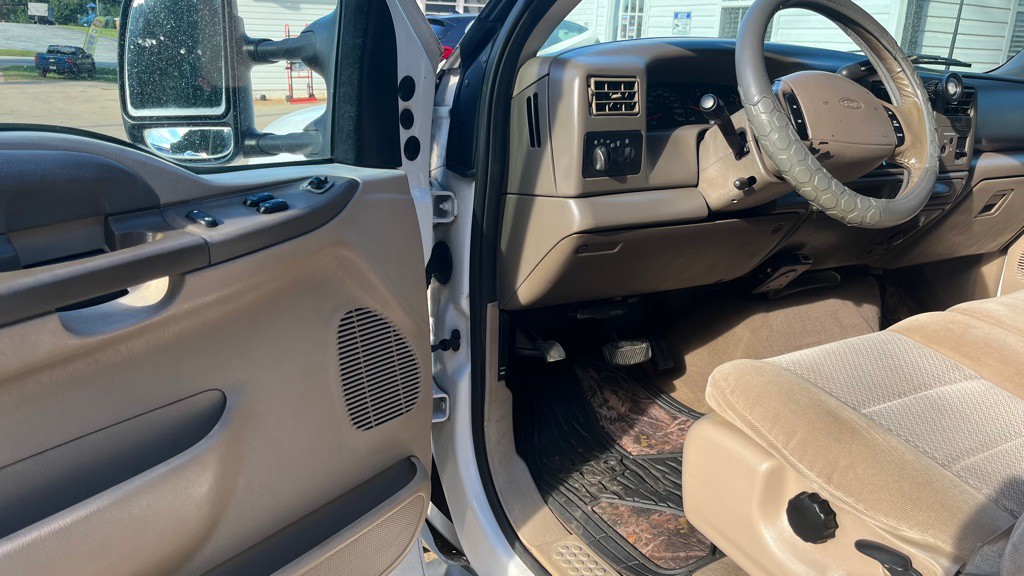 2003 Ford F-350 Image 9