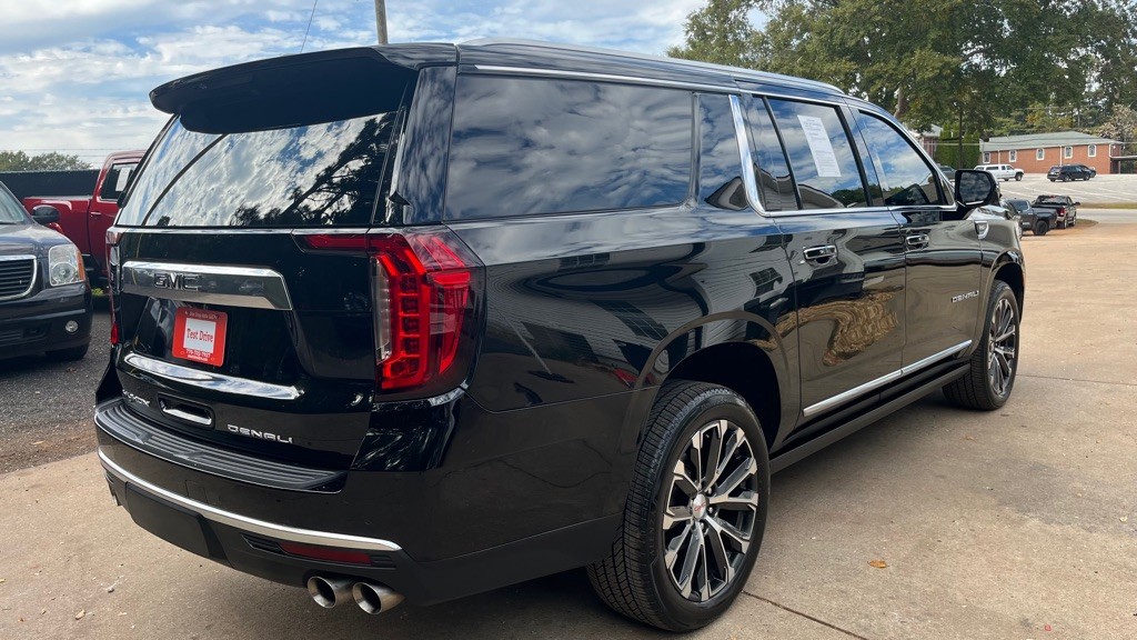 2023 GMC Yukon Image 5
