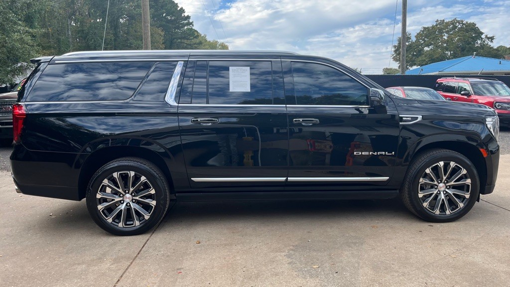 2023 GMC Yukon Image 6