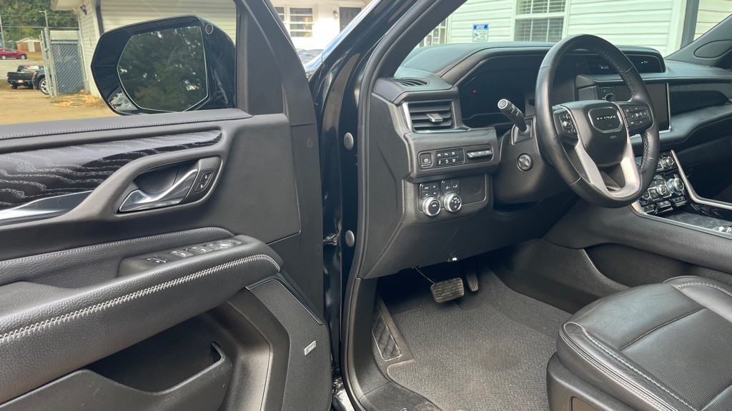 2023 GMC Yukon Image 9
