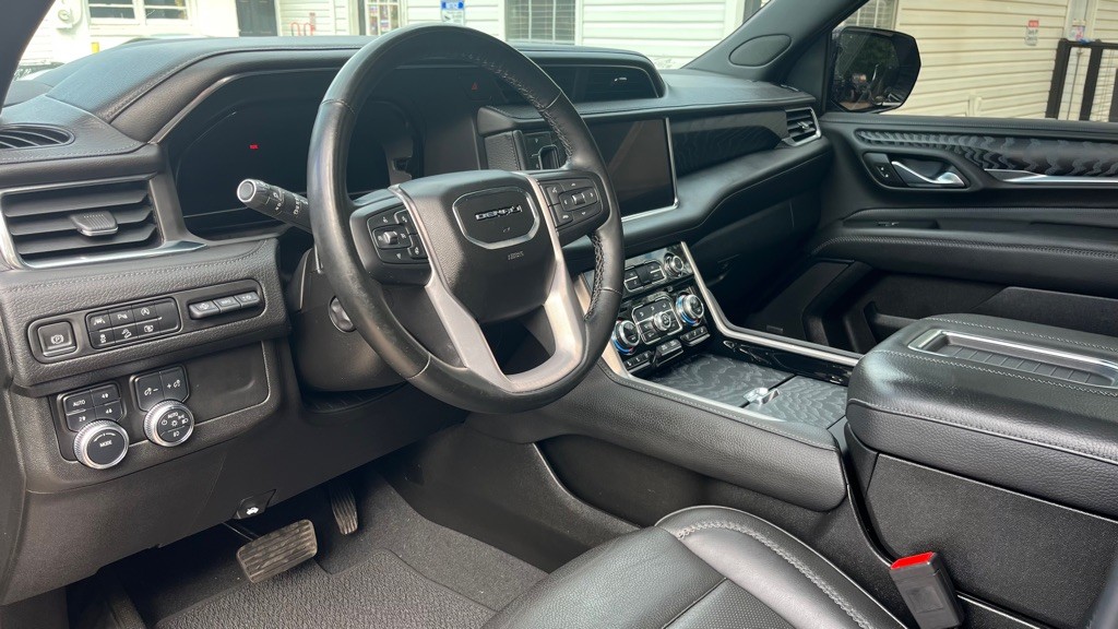 2023 GMC Yukon Image 10