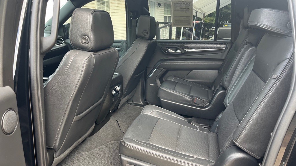 2023 GMC Yukon Image 12