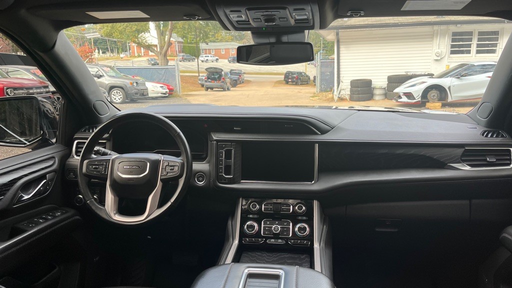 2023 GMC Yukon Image 14
