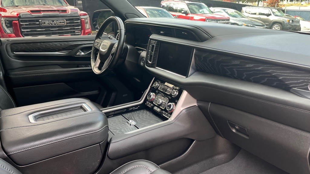 2023 GMC Yukon Image 16