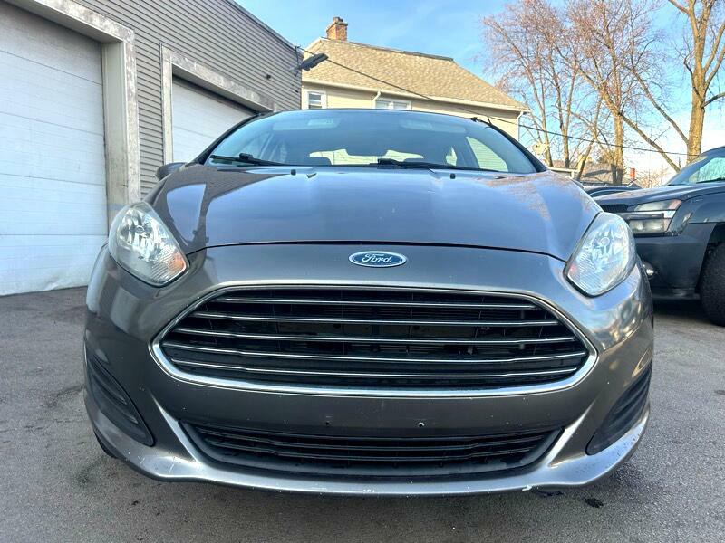 2014 Ford Fiesta Image 2
