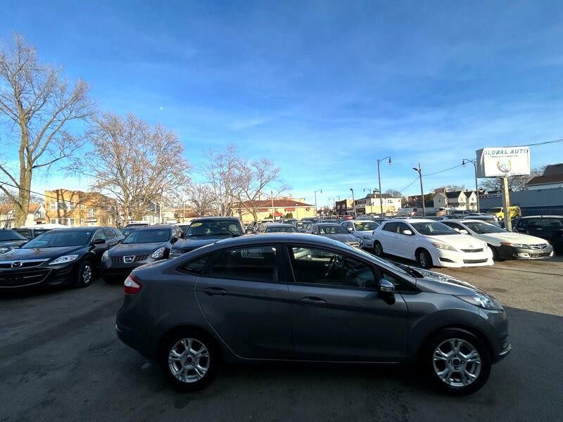 2014 Ford Fiesta Image 6