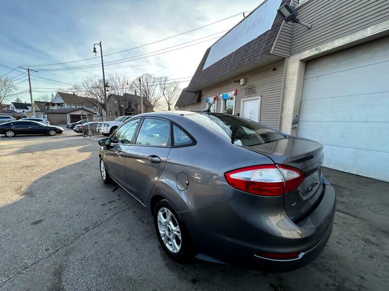 2014 Ford Fiesta Image 10