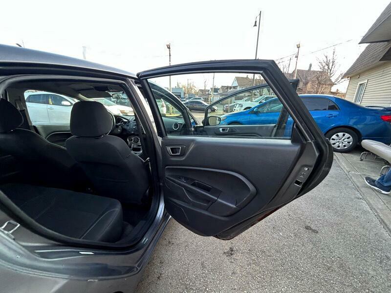 2014 Ford Fiesta Image 20