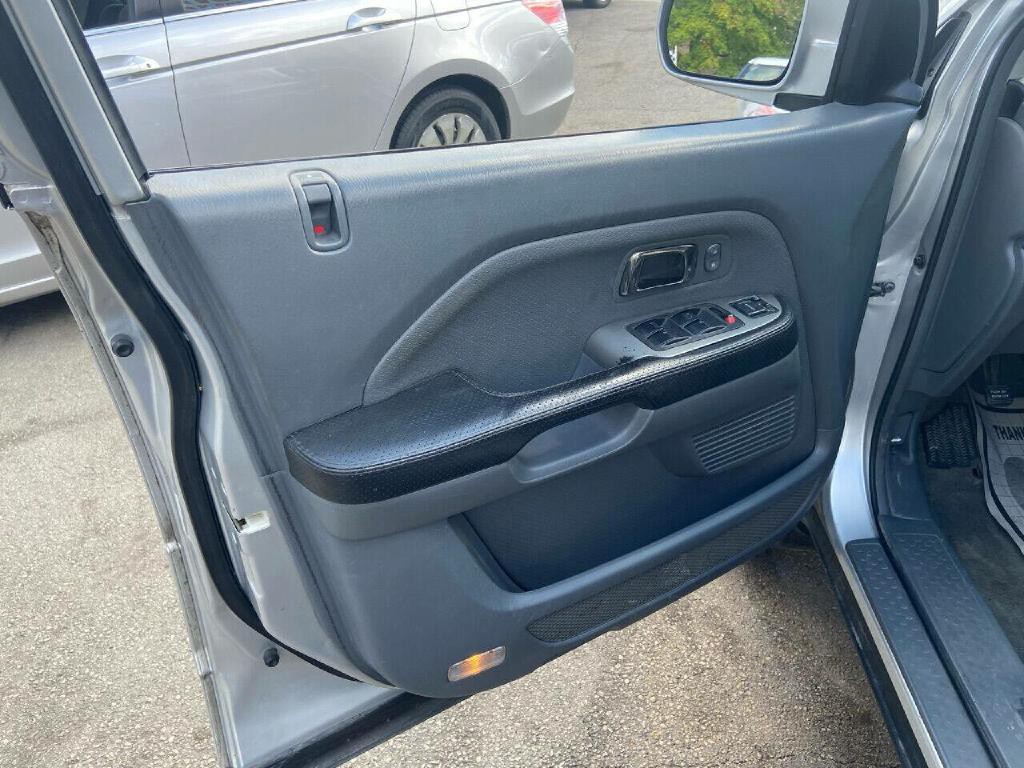 2005 Honda Pilot Image 8