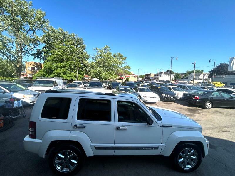 2010 Jeep Liberty Image 2